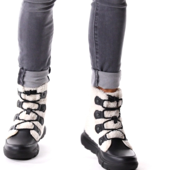 Sorel Boots - Picture 5 of 17